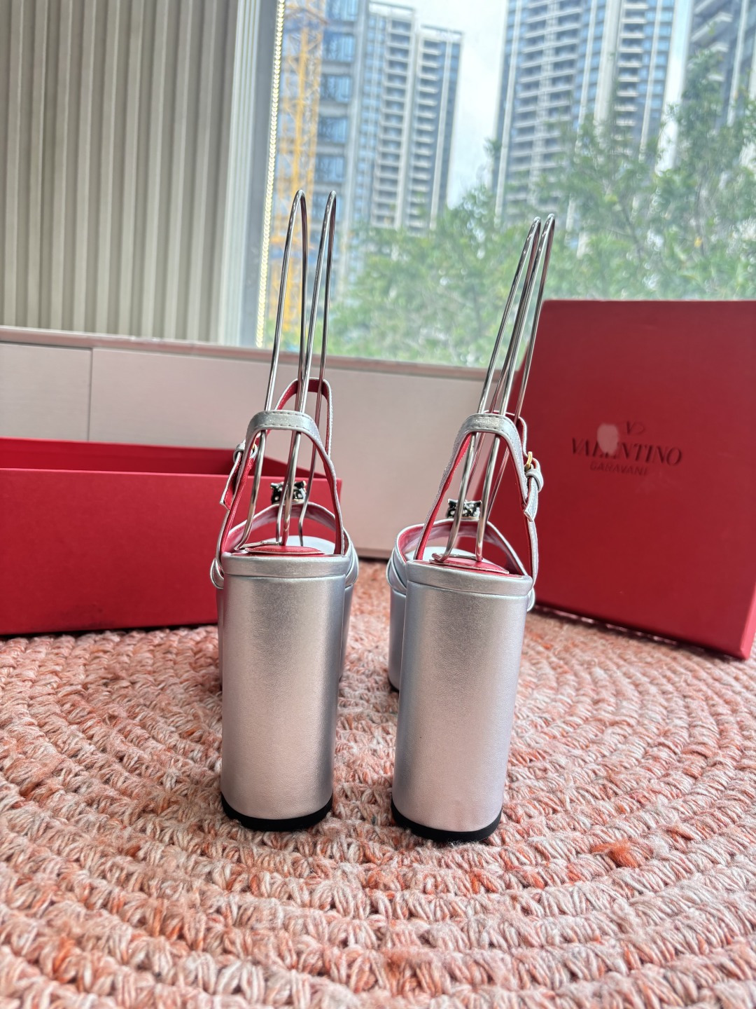 🌾G289所见即所得VALENTINO华伦天奴经典凉鞋单鞋春夏VLOGO SIGNATURE鞋型线条流畅