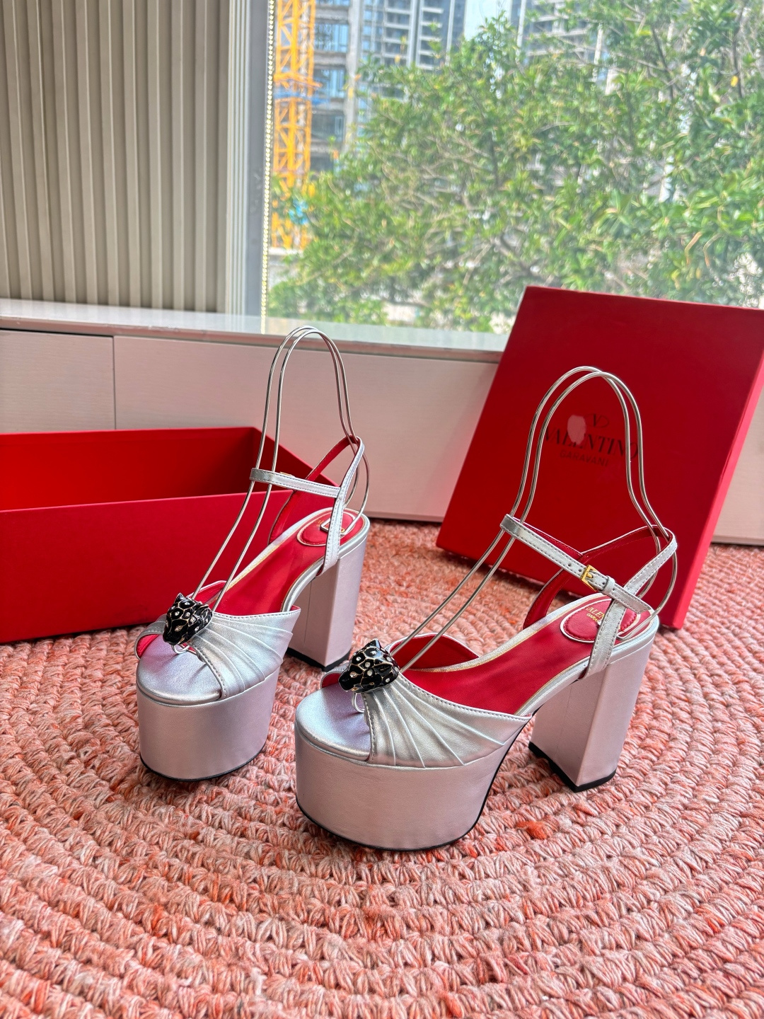 🌾G289所见即所得VALENTINO华伦天奴经典凉鞋单鞋春夏VLOGO SIGNATURE鞋型线条流畅