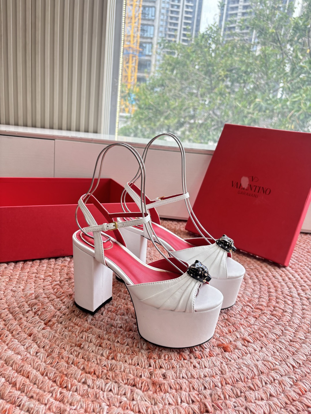 🌾G289所见即所得VALENTINO华伦天奴经典凉鞋单鞋春夏VLOGO SIGNATURE鞋型线条流畅