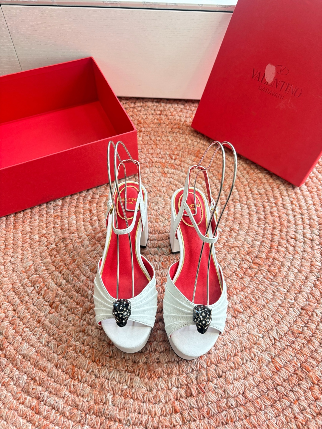 🌾G289所见即所得VALENTINO华伦天奴经典凉鞋单鞋春夏VLOGO SIGNATURE鞋型线条流畅
