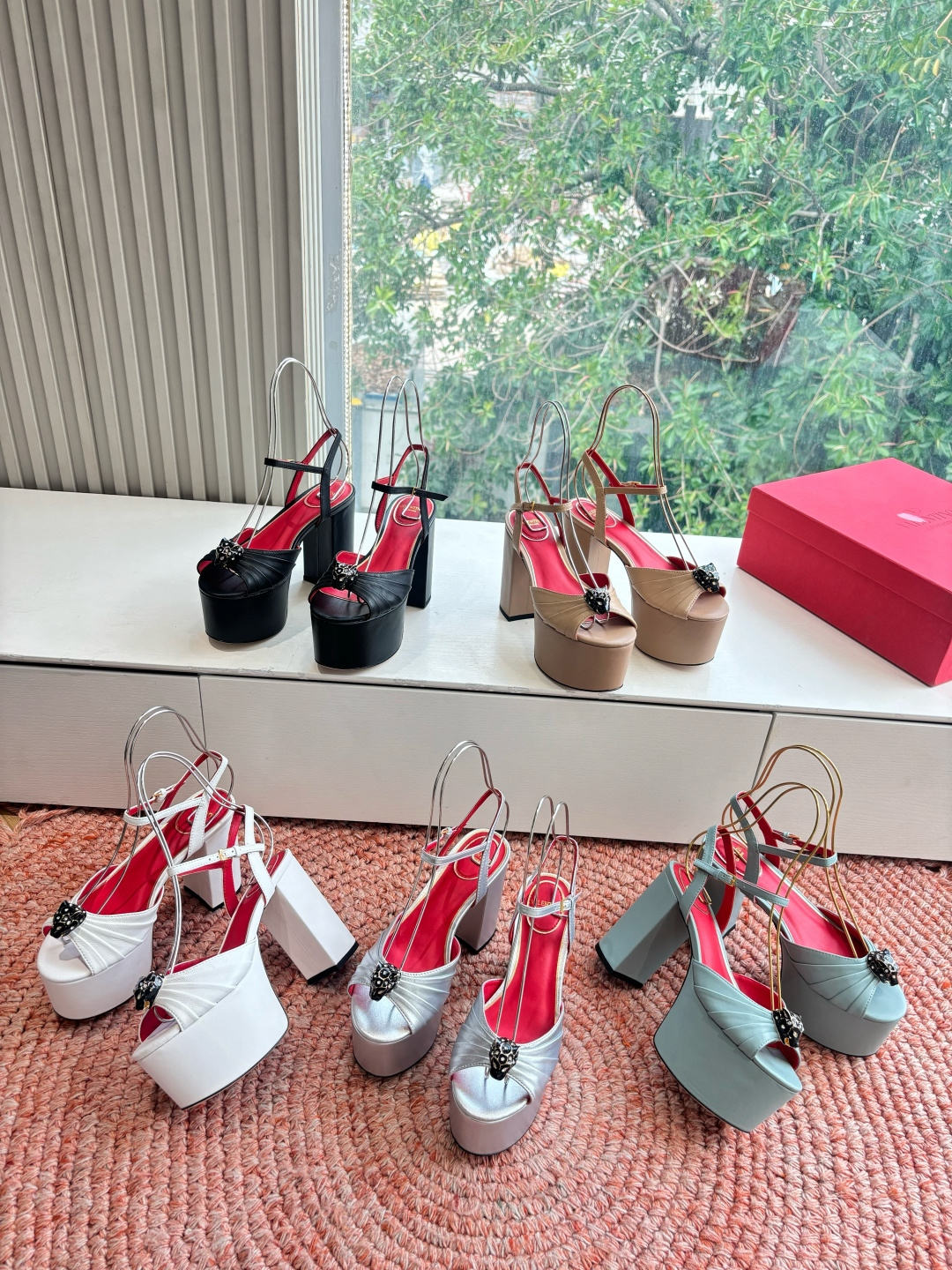 🌾G289所见即所得VALENTINO华伦天奴经典凉鞋单鞋春夏VLOGO SIGNATURE鞋型线条流畅