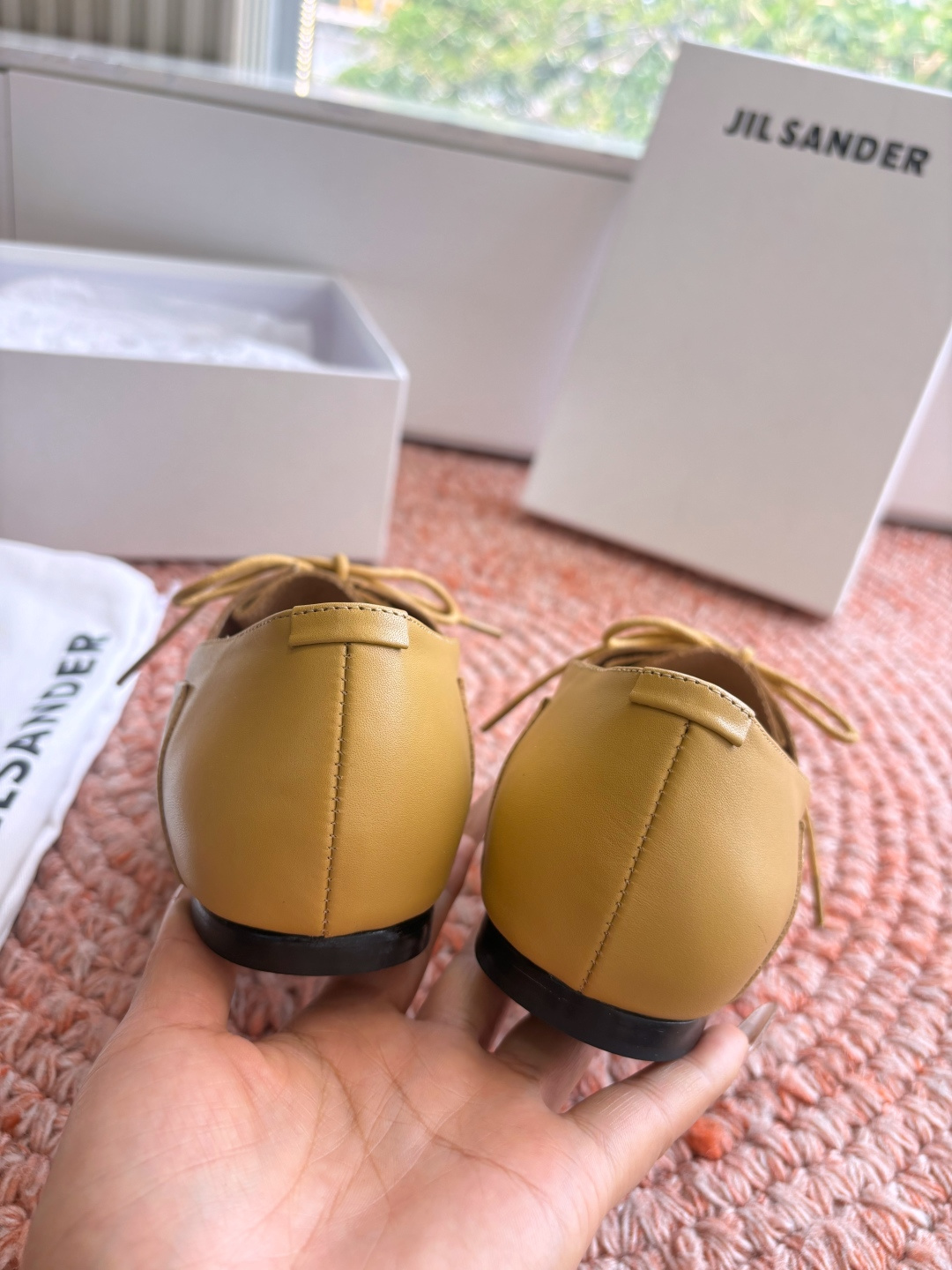 🌾G213所见即所得Jil Sande*26ss春夏新款玛丽珍乐福鞋平底鞋穿孔设计与柔软鞋面搭配，上脚轻
