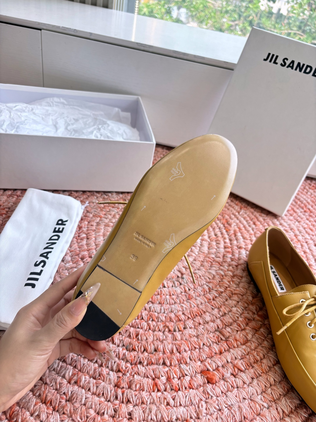 🌾G213所见即所得Jil Sande*26ss春夏新款玛丽珍乐福鞋平底鞋穿孔设计与柔软鞋面搭配，上脚轻