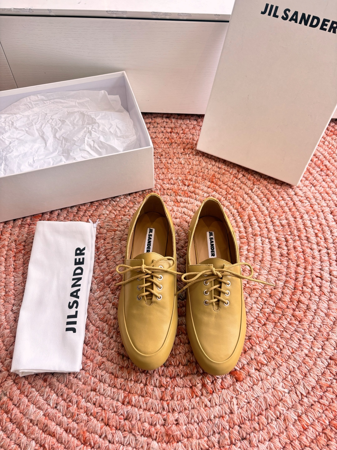 🌾G213所见即所得Jil Sande*26ss春夏新款玛丽珍乐福鞋平底鞋穿孔设计与柔软鞋面搭配，上脚轻