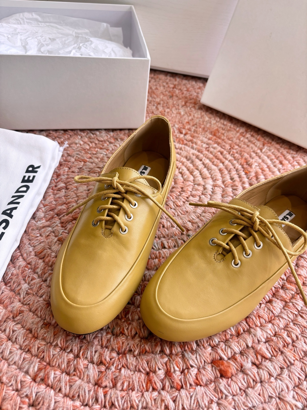 🌾G213所见即所得Jil Sande*26ss春夏新款玛丽珍乐福鞋平底鞋穿孔设计与柔软鞋面搭配，上脚轻