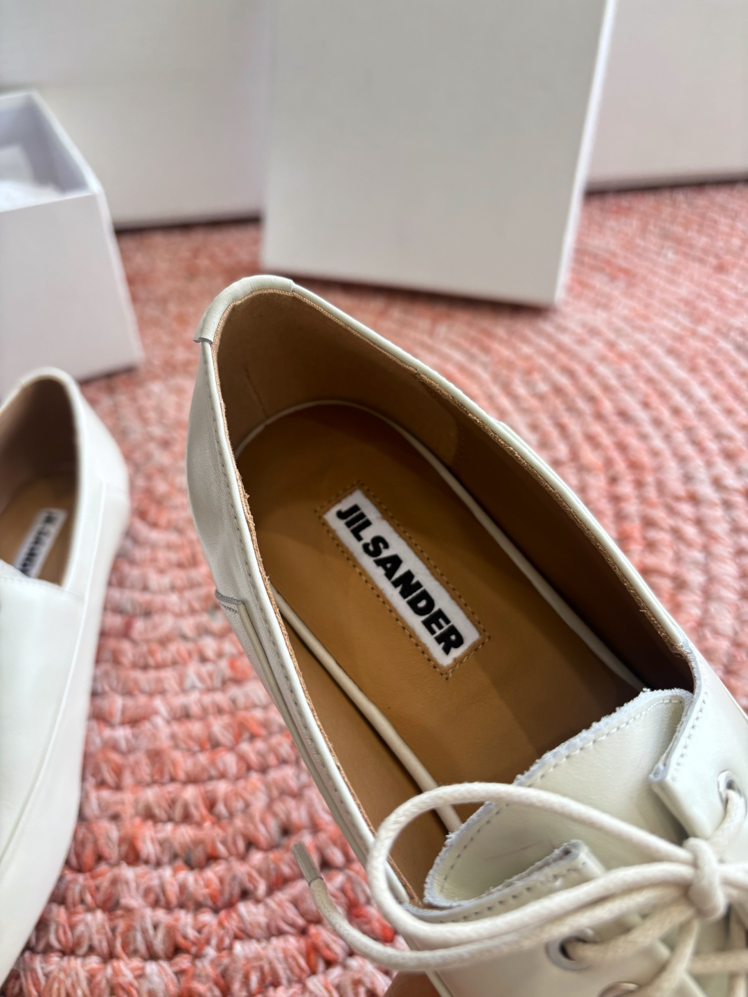 🌾G213所见即所得Jil Sande*26ss春夏新款玛丽珍乐福鞋平底鞋穿孔设计与柔软鞋面搭配，上脚轻