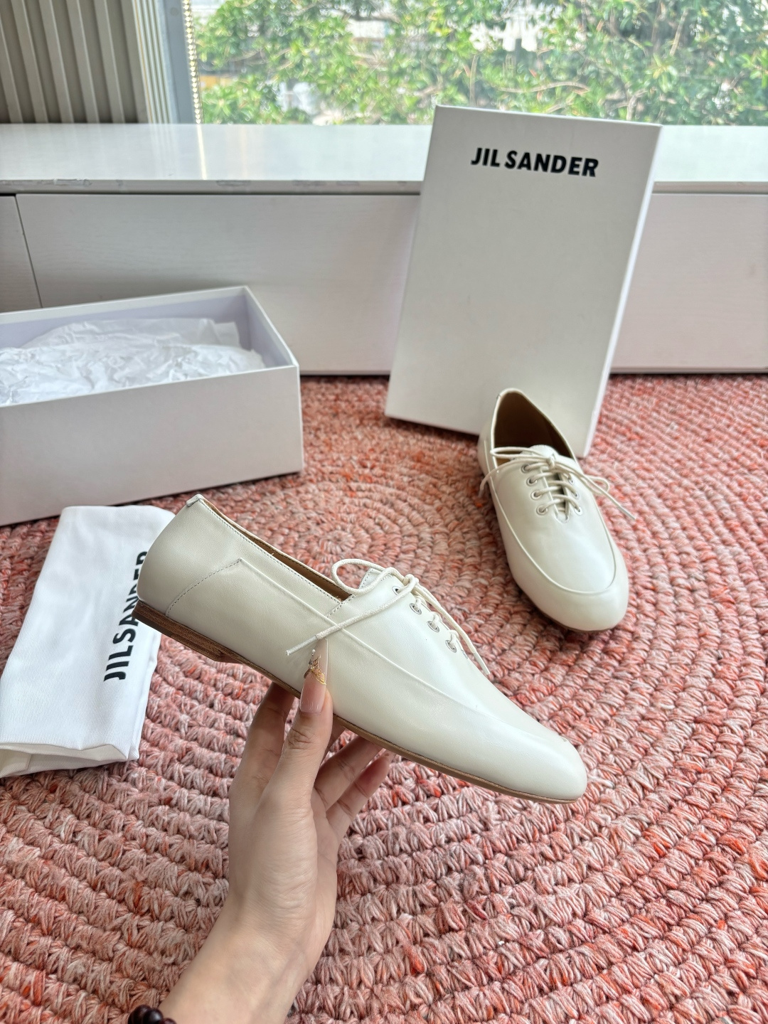 🌾G213所见即所得Jil Sande*26ss春夏新款玛丽珍乐福鞋平底鞋穿孔设计与柔软鞋面搭配，上脚轻