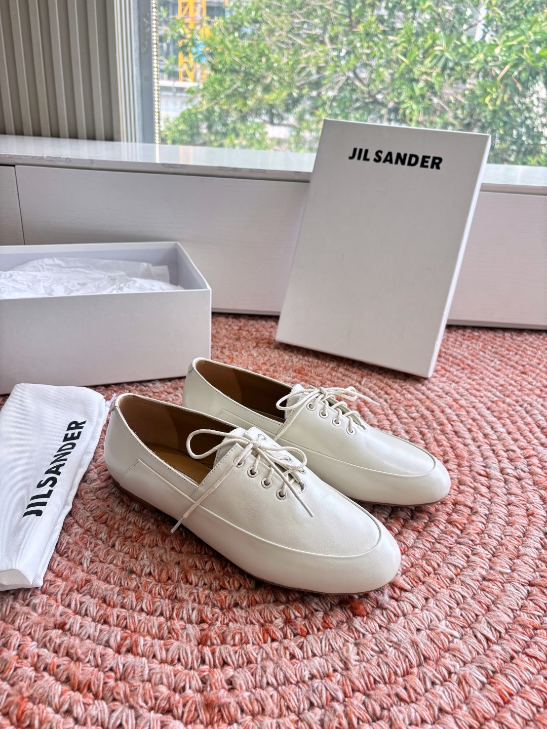 🌾G213所见即所得Jil Sande*26ss春夏新款玛丽珍乐福鞋平底鞋穿孔设计与柔软鞋面搭配，上脚轻