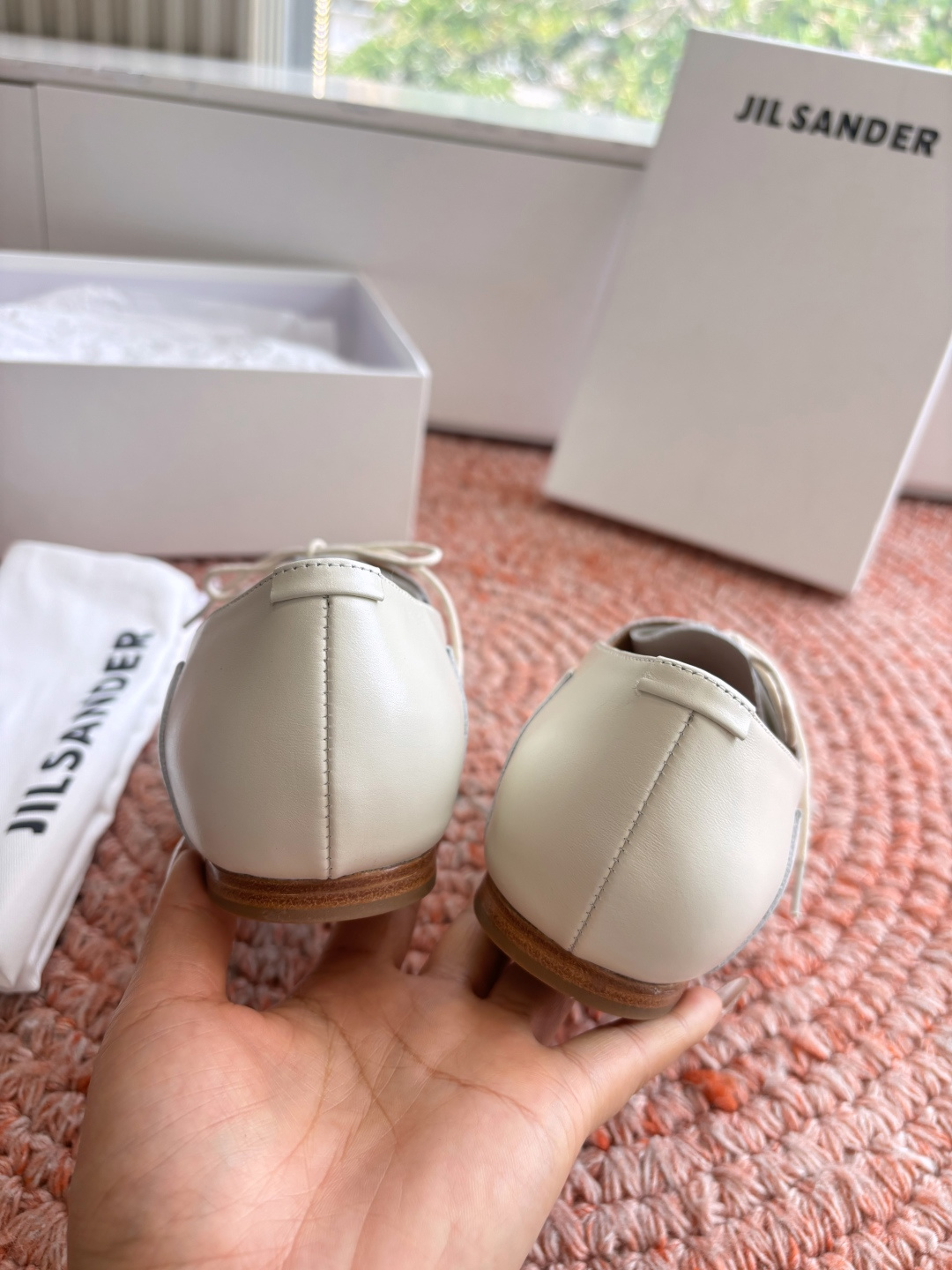 🌾G213所见即所得Jil Sande*26ss春夏新款玛丽珍乐福鞋平底鞋穿孔设计与柔软鞋面搭配，上脚轻