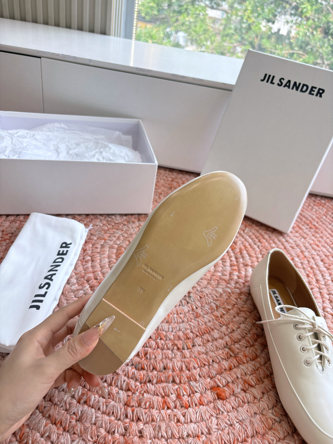 🌾G213所见即所得Jil Sande*26ss春夏新款玛丽珍乐福鞋平底鞋穿孔设计与柔软鞋面搭配，上脚轻