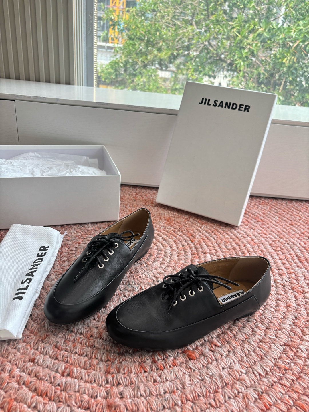 🌾G213所见即所得Jil Sande*26ss春夏新款玛丽珍乐福鞋平底鞋穿孔设计与柔软鞋面搭配，上脚轻