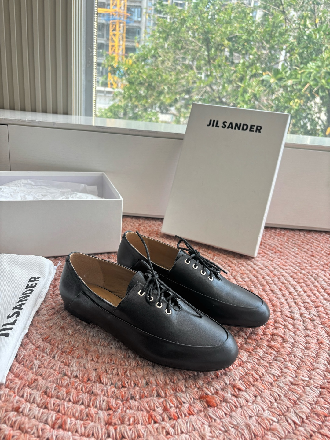 🌾G213所见即所得Jil Sande*26ss春夏新款玛丽珍乐福鞋平底鞋穿孔设计与柔软鞋面搭配，上脚轻