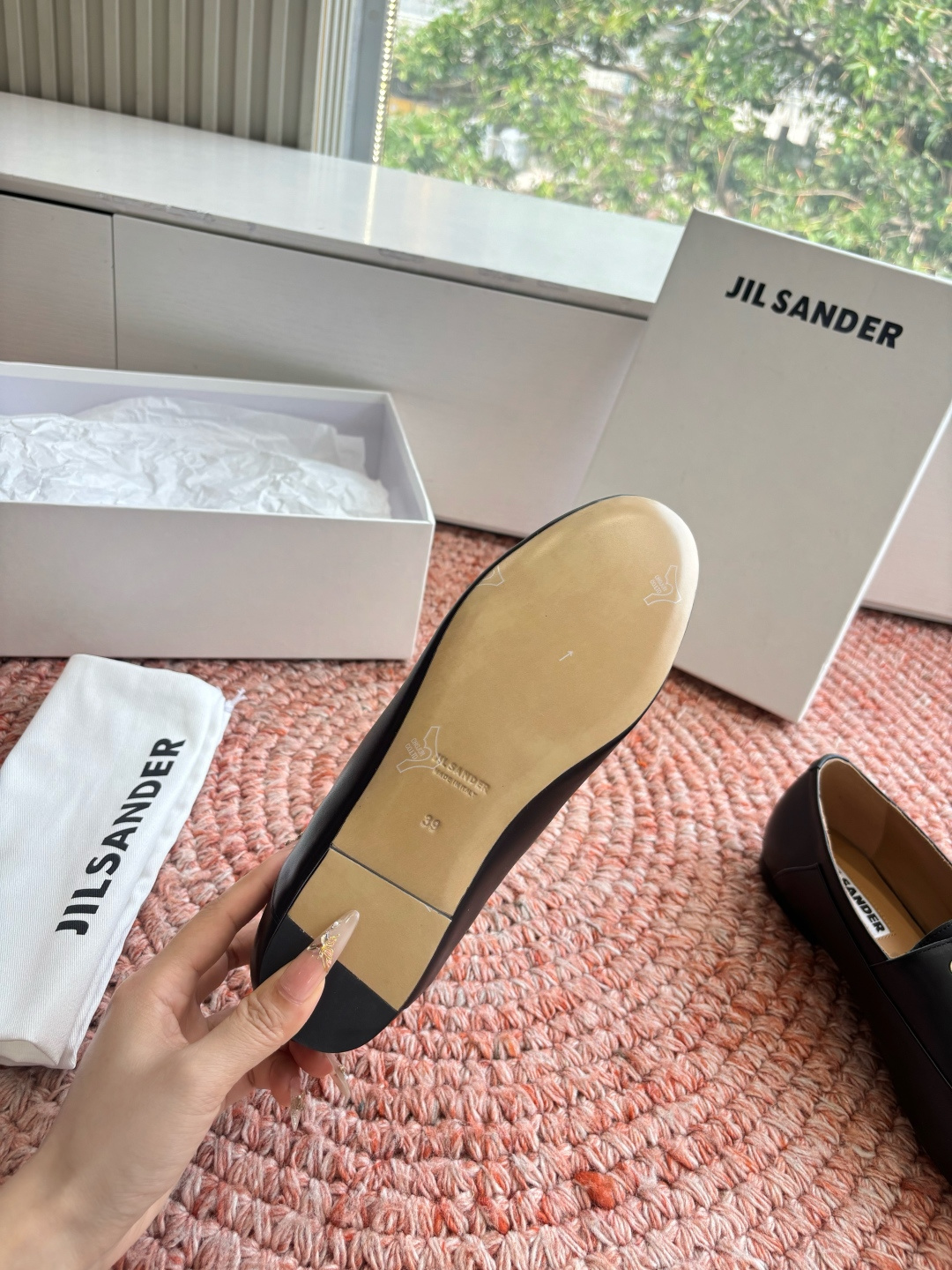 🌾G213所见即所得Jil Sande*26ss春夏新款玛丽珍乐福鞋平底鞋穿孔设计与柔软鞋面搭配，上脚轻