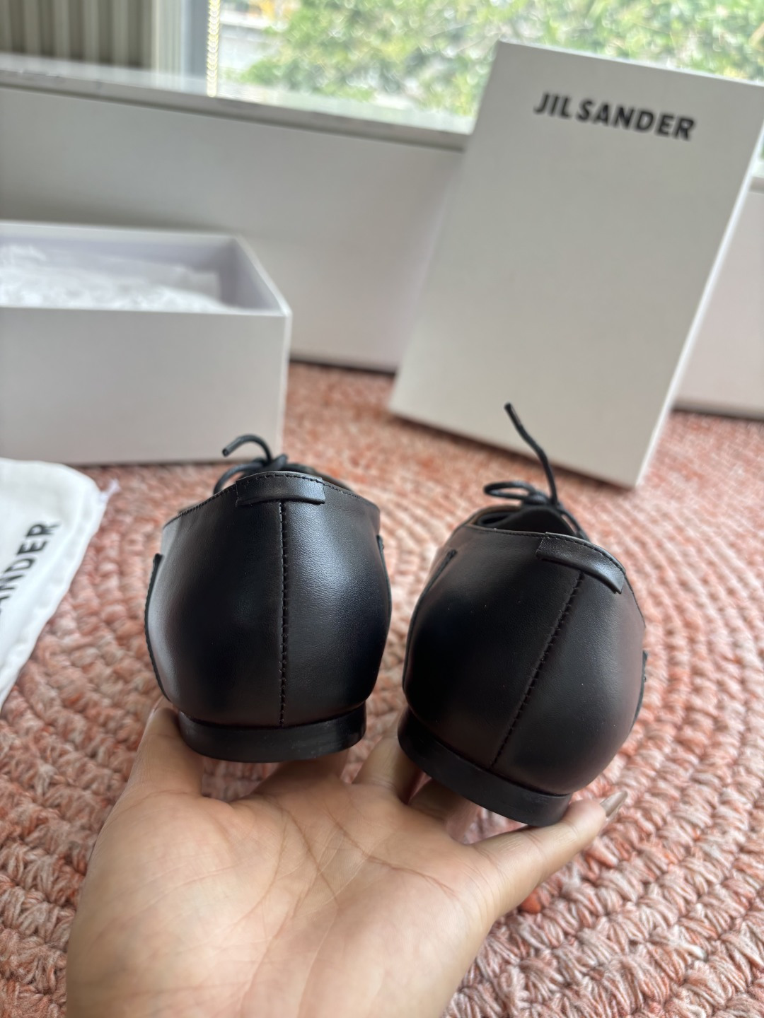 🌾G213所见即所得Jil Sande*26ss春夏新款玛丽珍乐福鞋平底鞋穿孔设计与柔软鞋面搭配，上脚轻