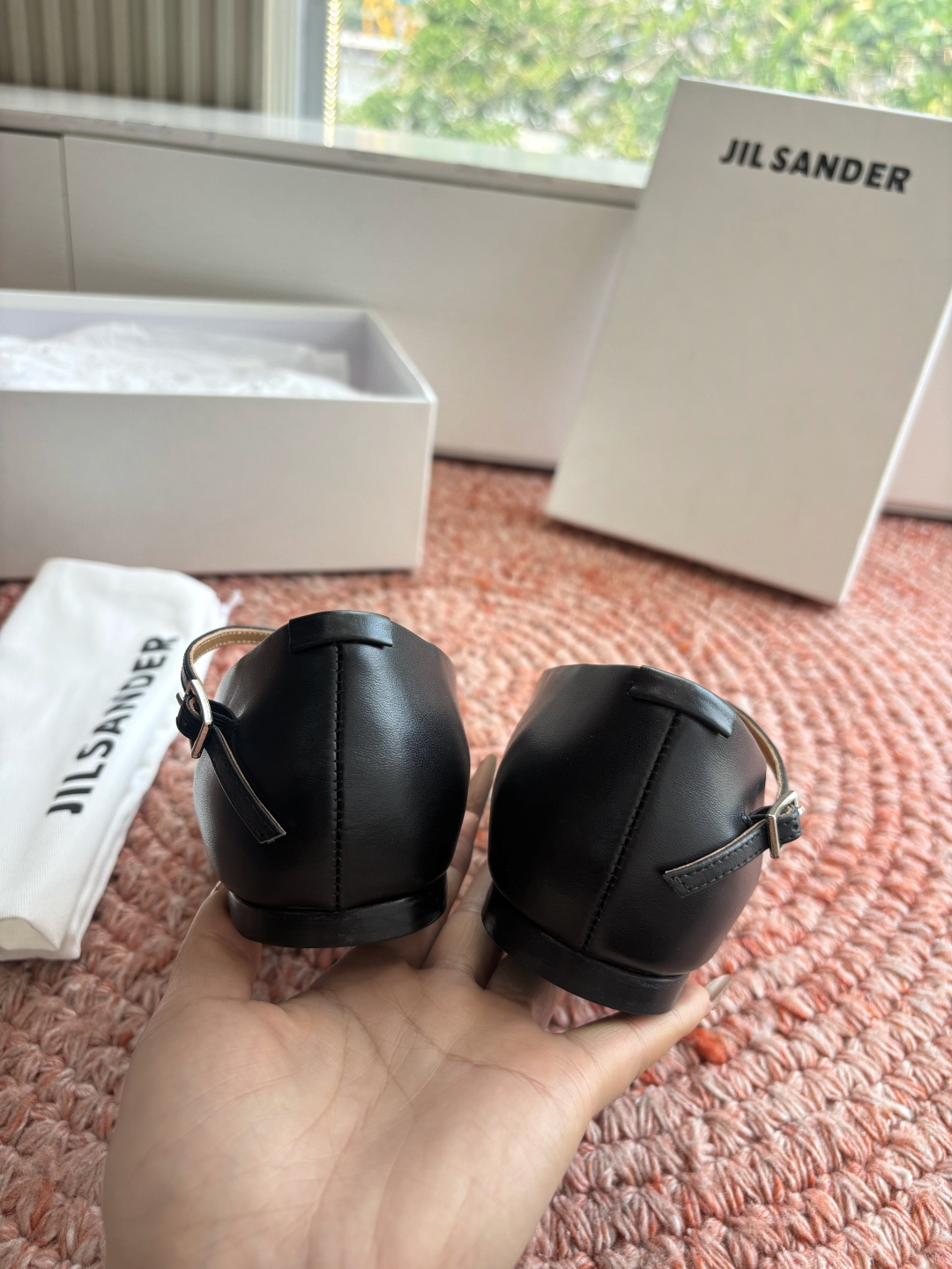 🌾G213所见即所得Jil Sande*26ss春夏新款玛丽珍乐福鞋平底鞋穿孔设计与柔软鞋面搭配，上脚轻