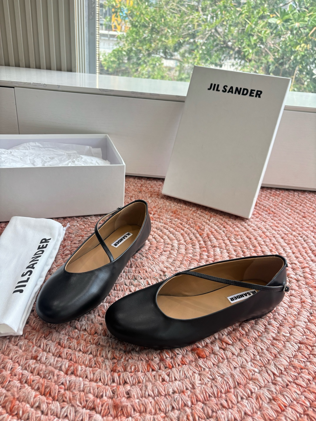 🌾G213所见即所得Jil Sande*26ss春夏新款玛丽珍乐福鞋平底鞋穿孔设计与柔软鞋面搭配，上脚轻