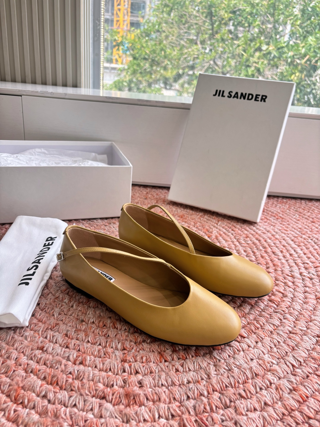 🌾G213所见即所得Jil Sande*26ss春夏新款玛丽珍乐福鞋平底鞋穿孔设计与柔软鞋面搭配，上脚轻