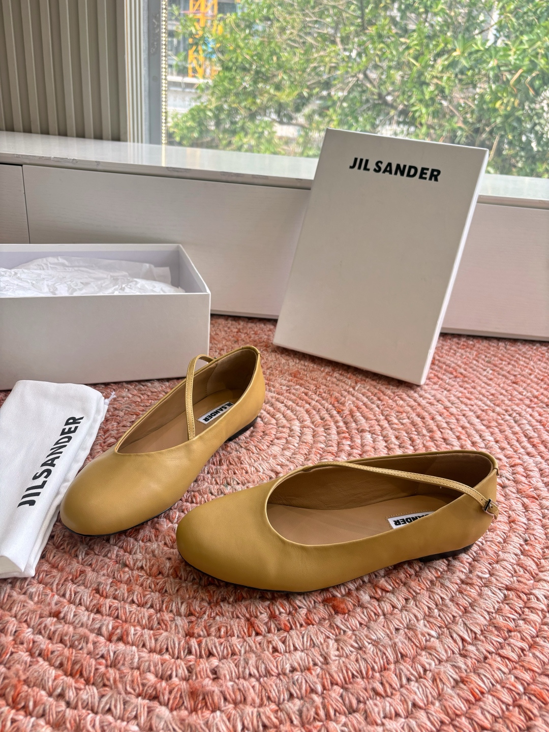 🌾G213所见即所得Jil Sande*26ss春夏新款玛丽珍乐福鞋平底鞋穿孔设计与柔软鞋面搭配，上脚轻