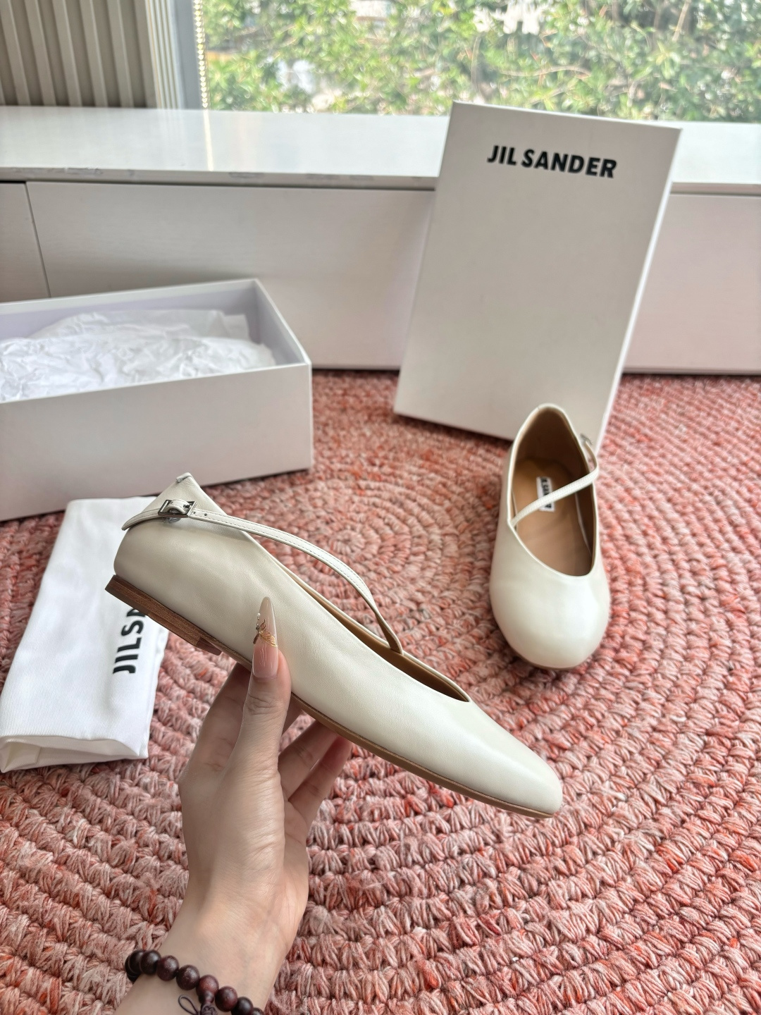 🌾G213所见即所得Jil Sande*26ss春夏新款玛丽珍乐福鞋平底鞋穿孔设计与柔软鞋面搭配，上脚轻