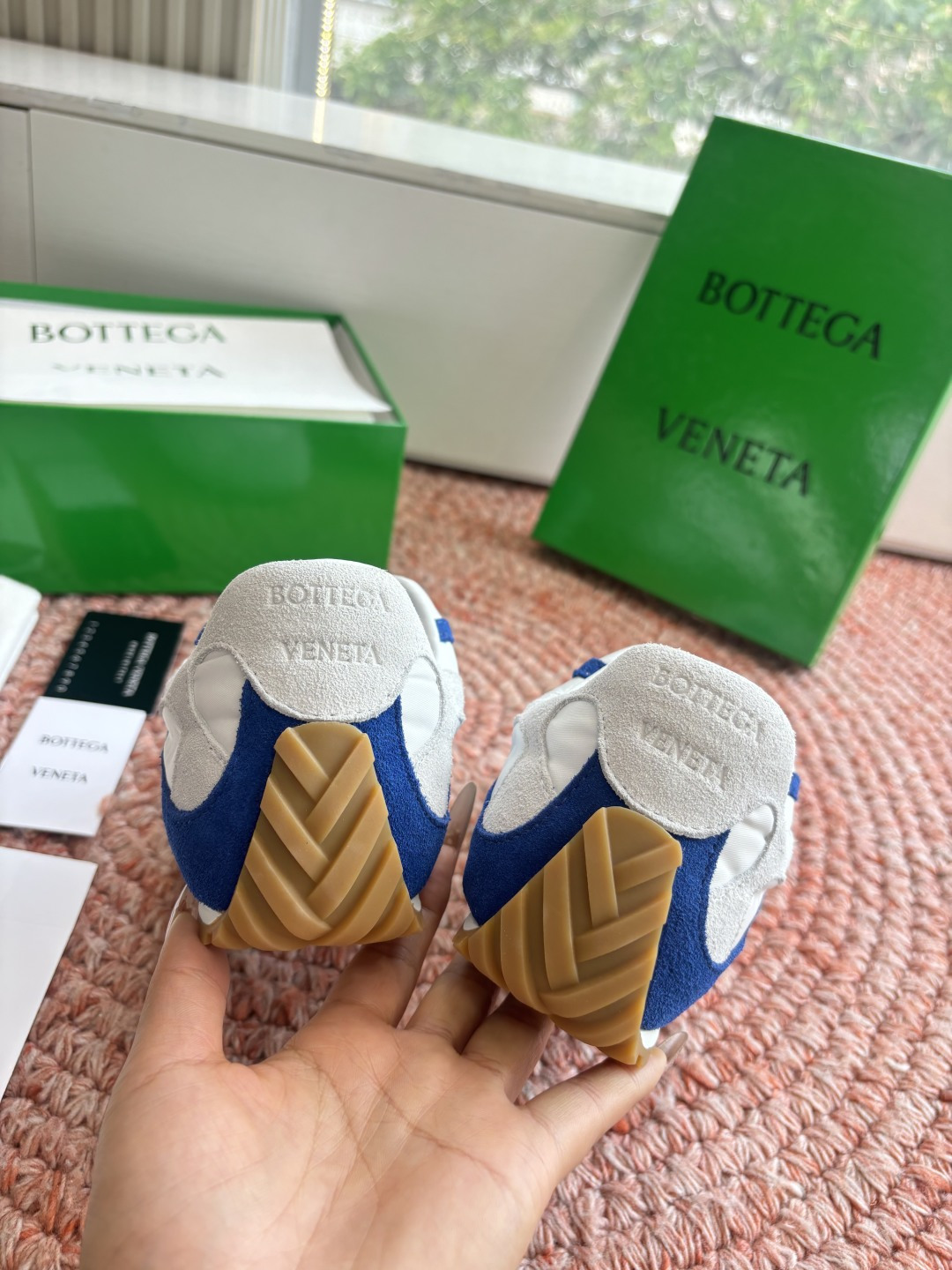 🌾G741火爆款 Bottega Veneta(BV葆蝶家)OrbitFlash系列复古运动鞋设计风格: