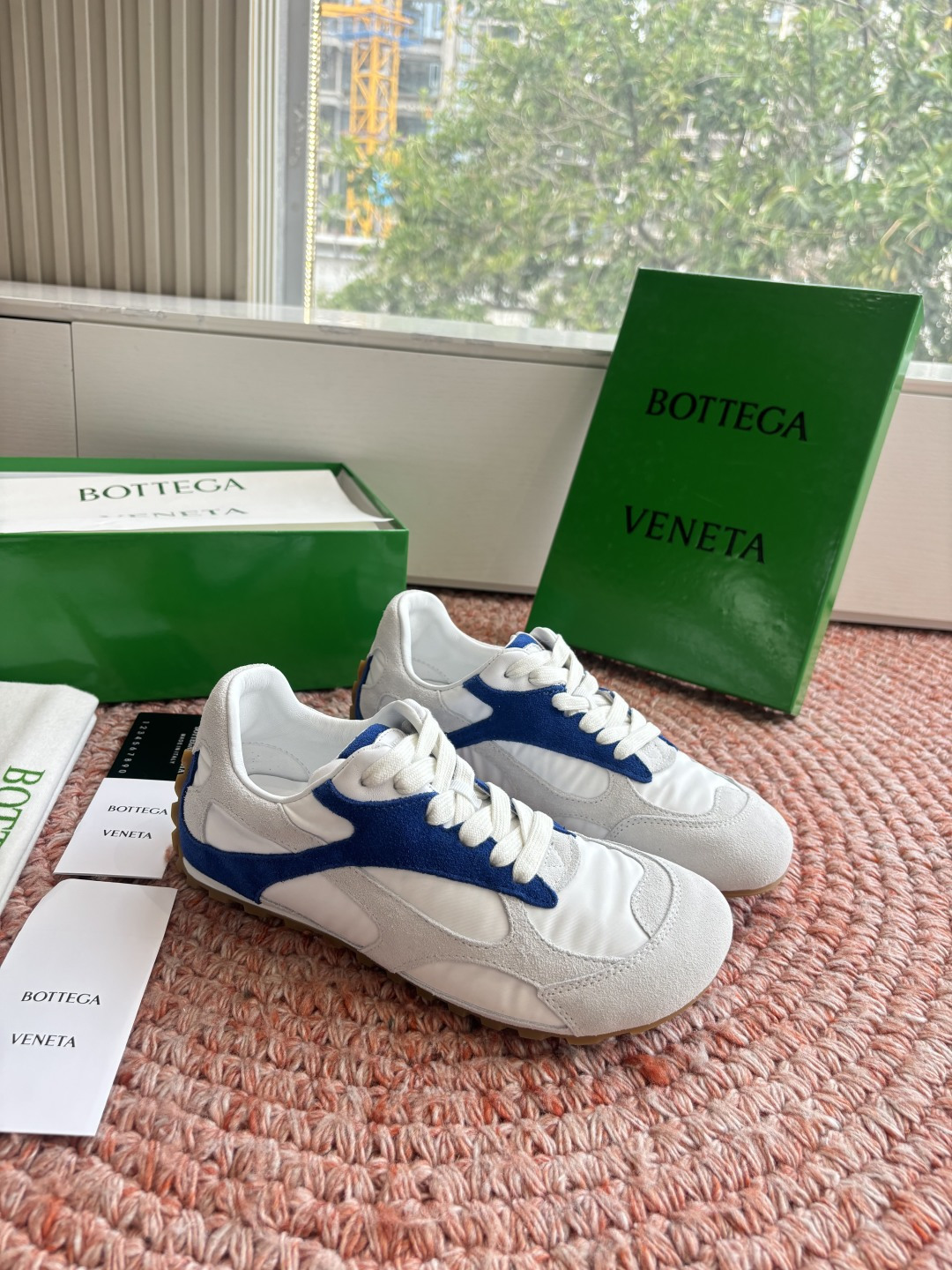🌾G741火爆款 Bottega Veneta(BV葆蝶家)OrbitFlash系列复古运动鞋设计风格:
