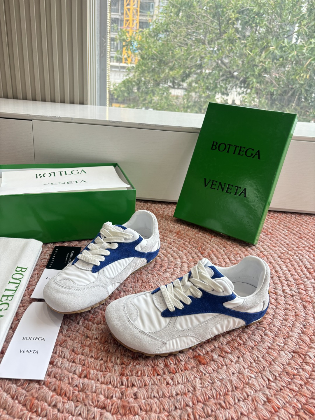 🌾G741火爆款 Bottega Veneta(BV葆蝶家)OrbitFlash系列复古运动鞋设计风格: