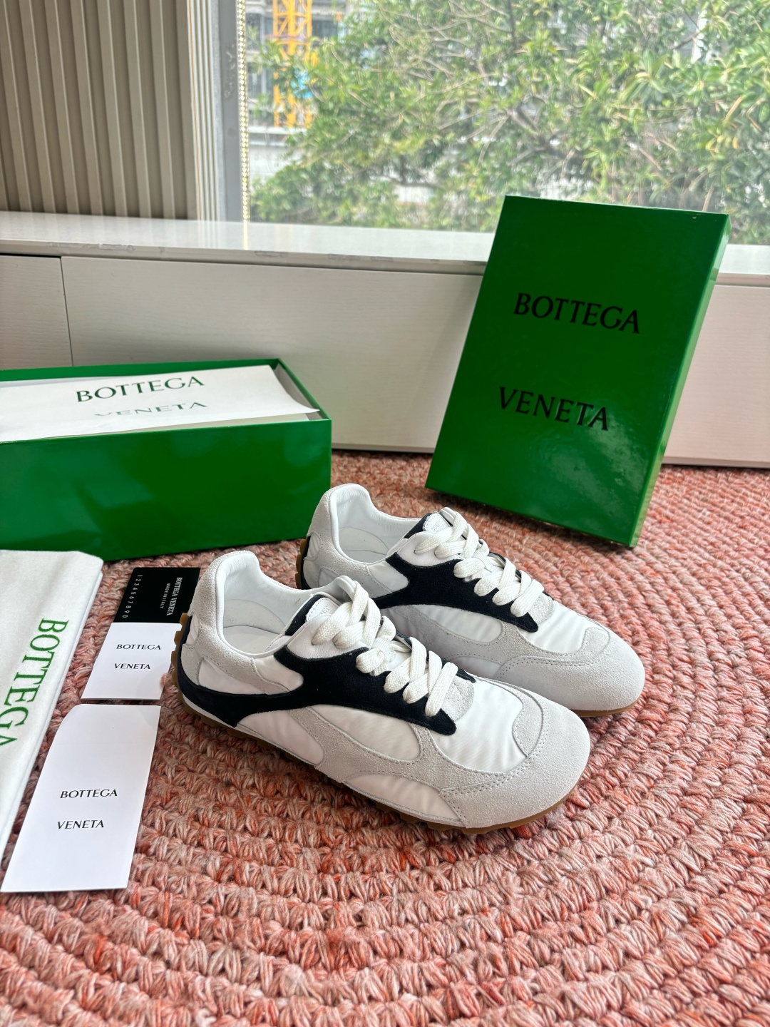 🌾G741火爆款 Bottega Veneta(BV葆蝶家)OrbitFlash系列复古运动鞋设计风格: