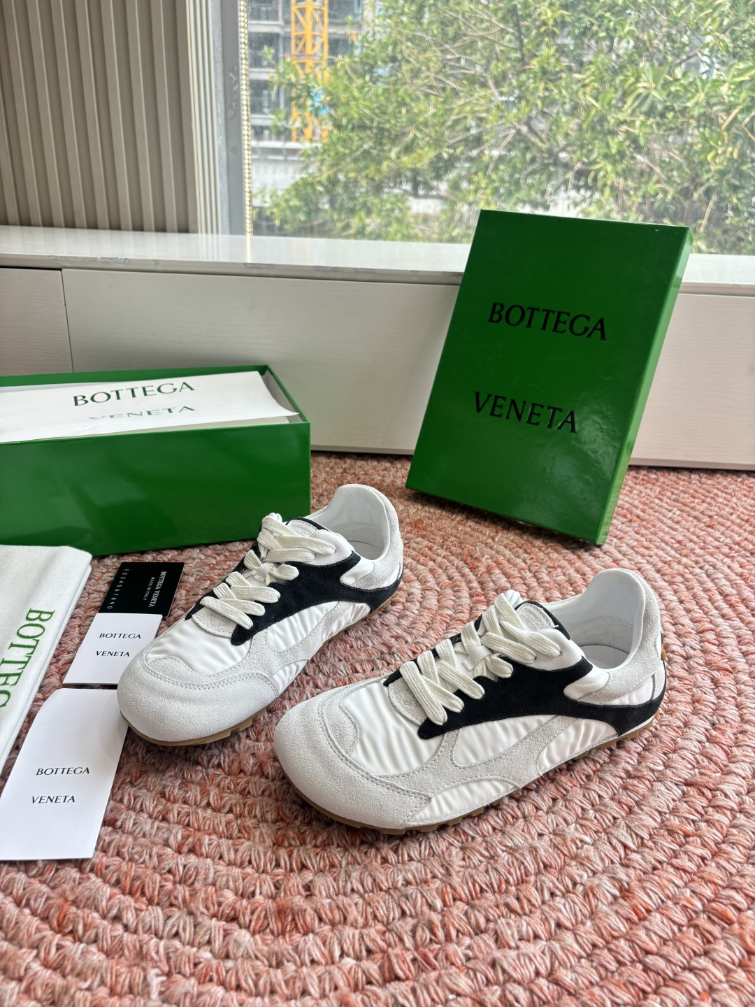 🌾G741火爆款 Bottega Veneta(BV葆蝶家)OrbitFlash系列复古运动鞋设计风格: