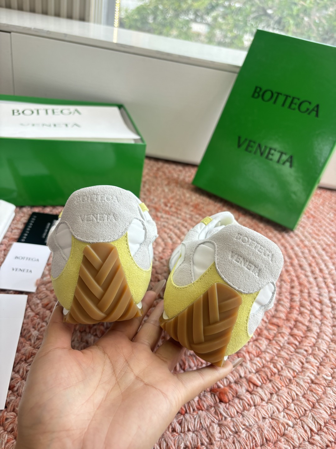 🌾G741火爆款 Bottega Veneta(BV葆蝶家)OrbitFlash系列复古运动鞋设计风格: