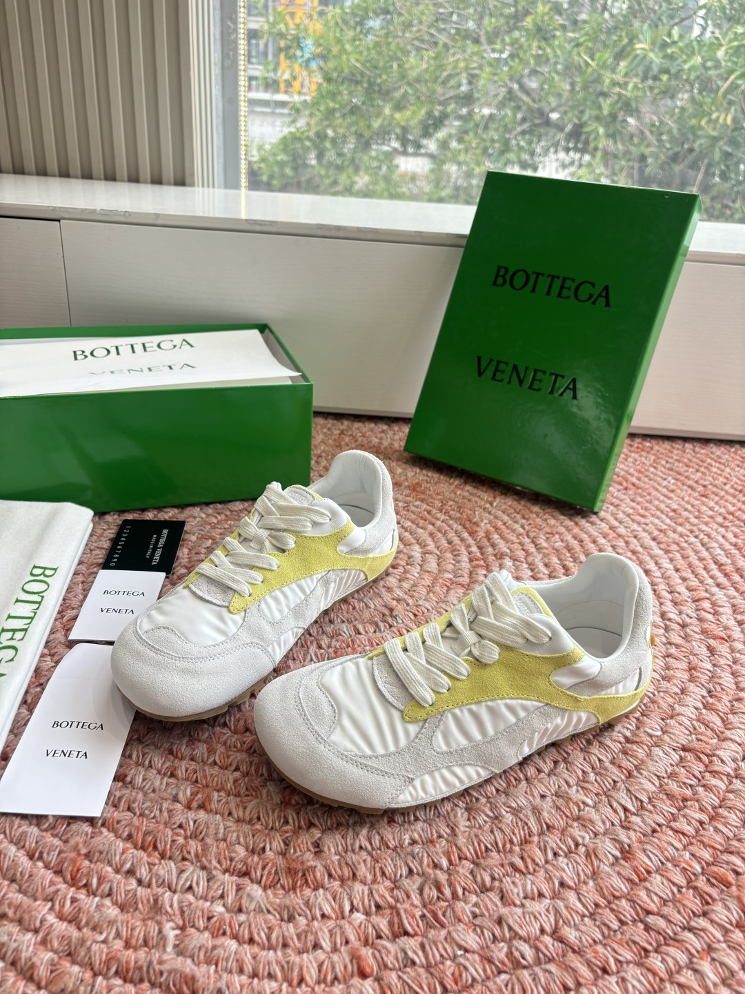 🌾G741火爆款 Bottega Veneta(BV葆蝶家)OrbitFlash系列复古运动鞋设计风格: