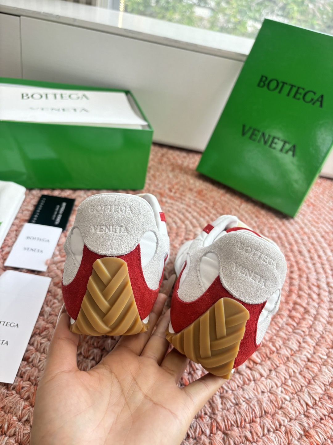 🌾G741火爆款 Bottega Veneta(BV葆蝶家)OrbitFlash系列复古运动鞋设计风格: