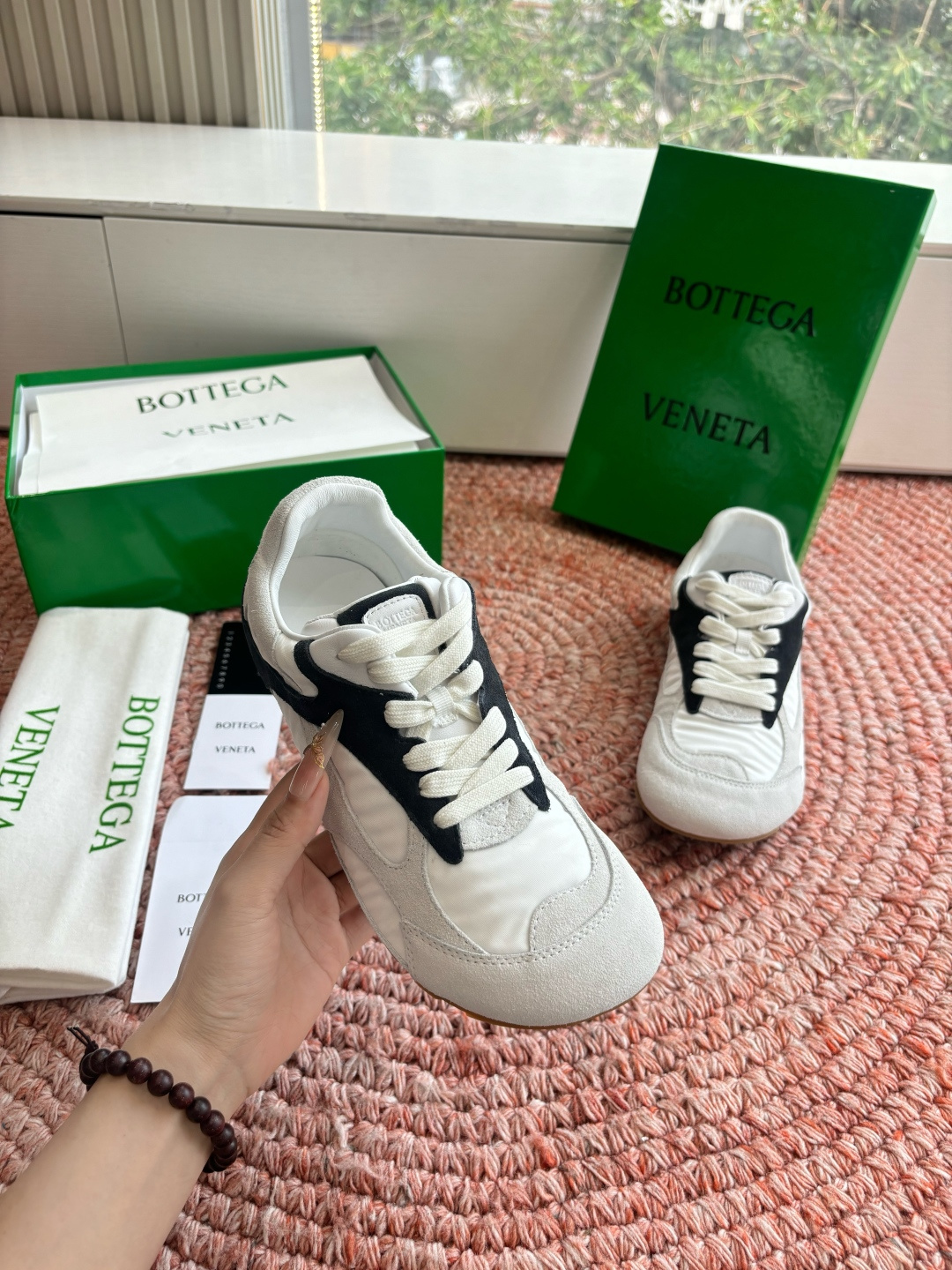 🌾G741火爆款 Bottega Veneta(BV葆蝶家)OrbitFlash系列复古运动鞋设计风格:
