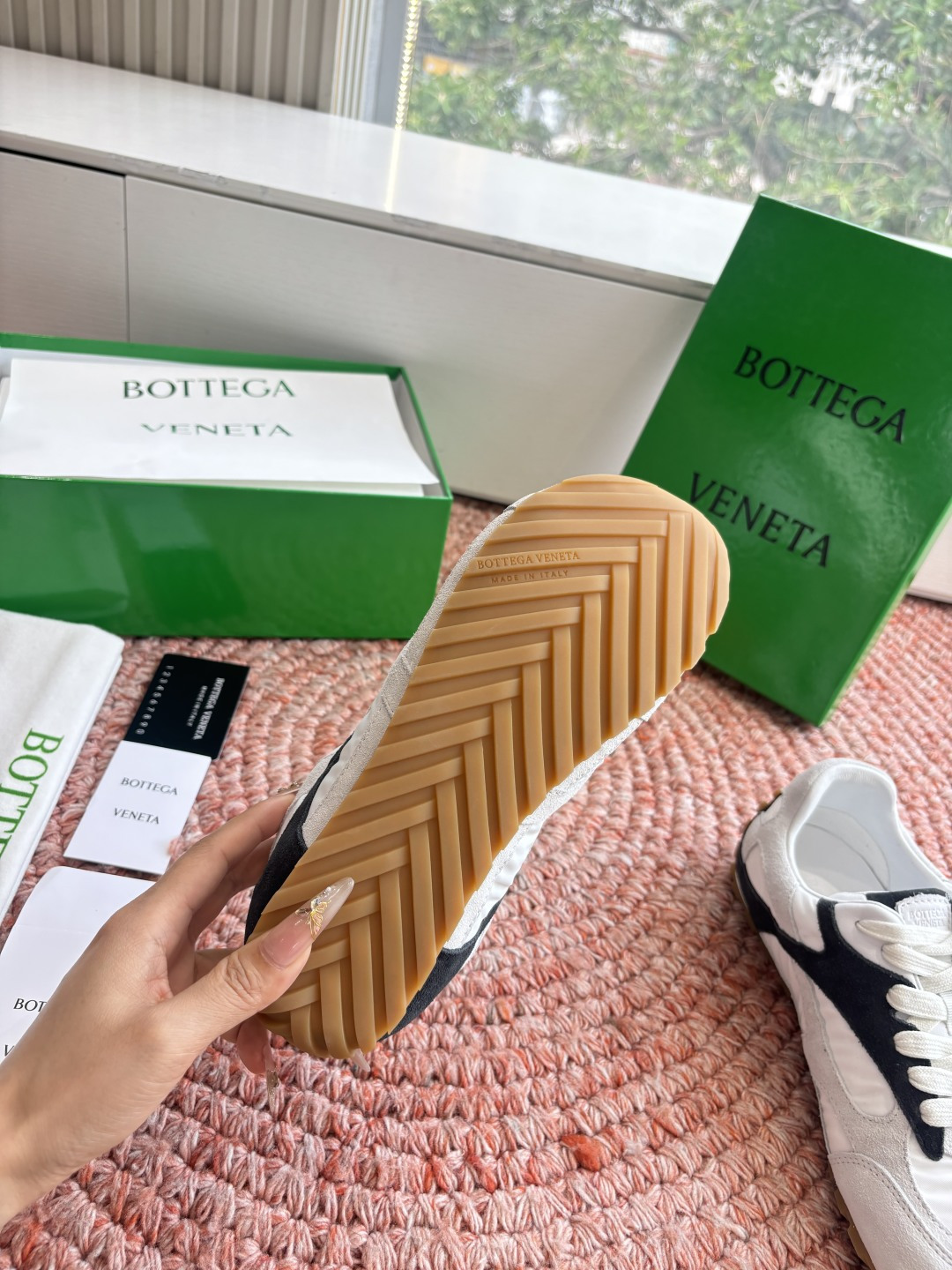 🌾G741火爆款 Bottega Veneta(BV葆蝶家)OrbitFlash系列复古运动鞋设计风格: