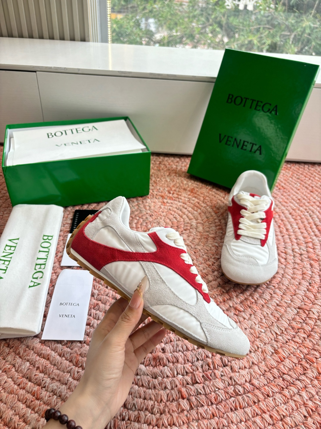 🌾G741火爆款 Bottega Veneta(BV葆蝶家)OrbitFlash系列复古运动鞋设计风格: