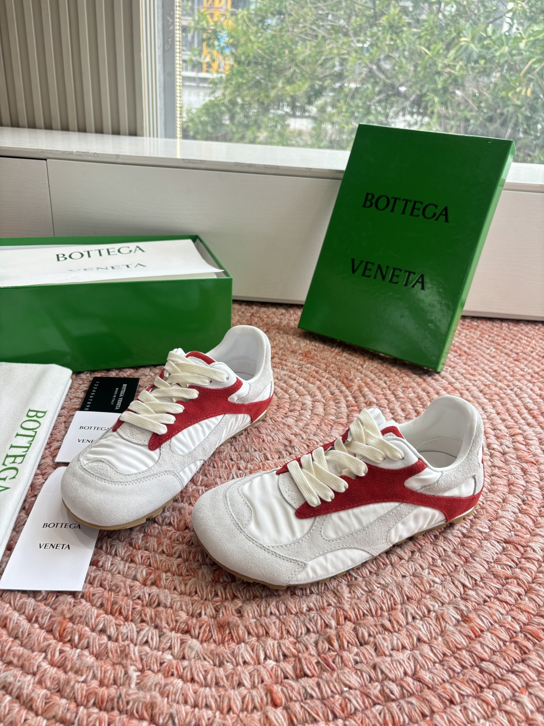 🌾G741火爆款 Bottega Veneta(BV葆蝶家)OrbitFlash系列复古运动鞋设计风格: