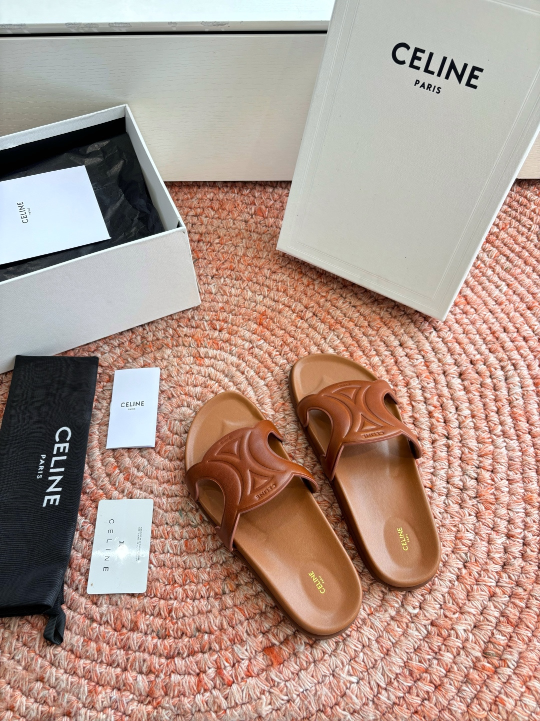 🌾G067😃所见即所得代购级别老钱风CELINE思琳赛琳CELINE RUNNER 有CELINE标志侧