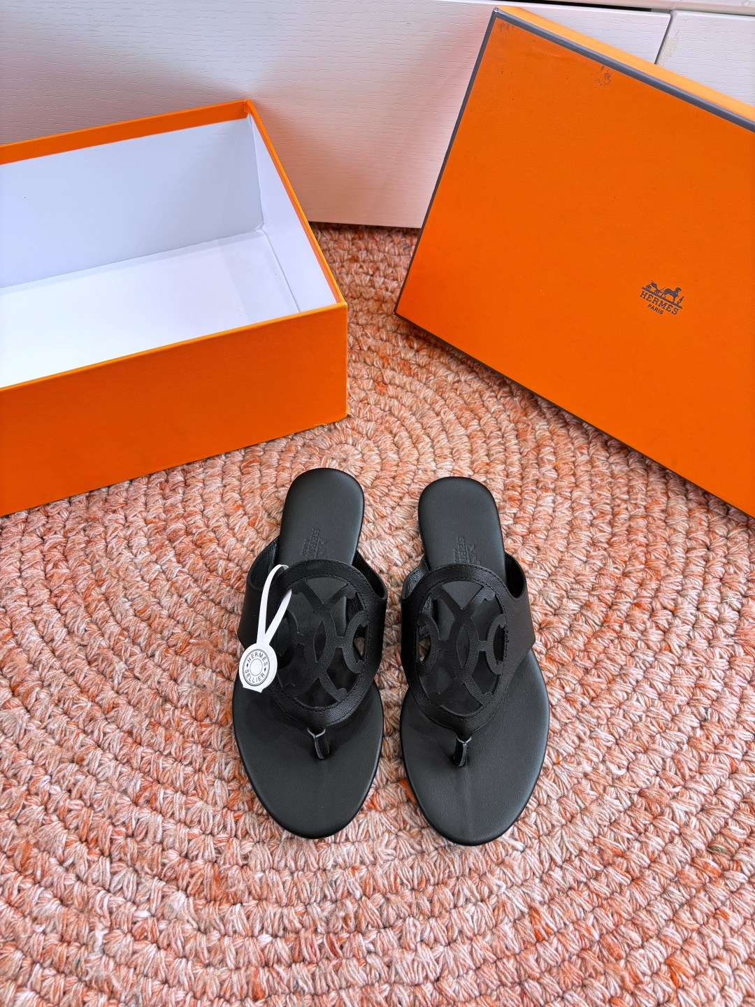 🌾G203高端品质H家 2026春夏新款 HERMES爱马仕H猪鼻子拖鞋一字平底真皮外穿凉鞋女扣平底金属