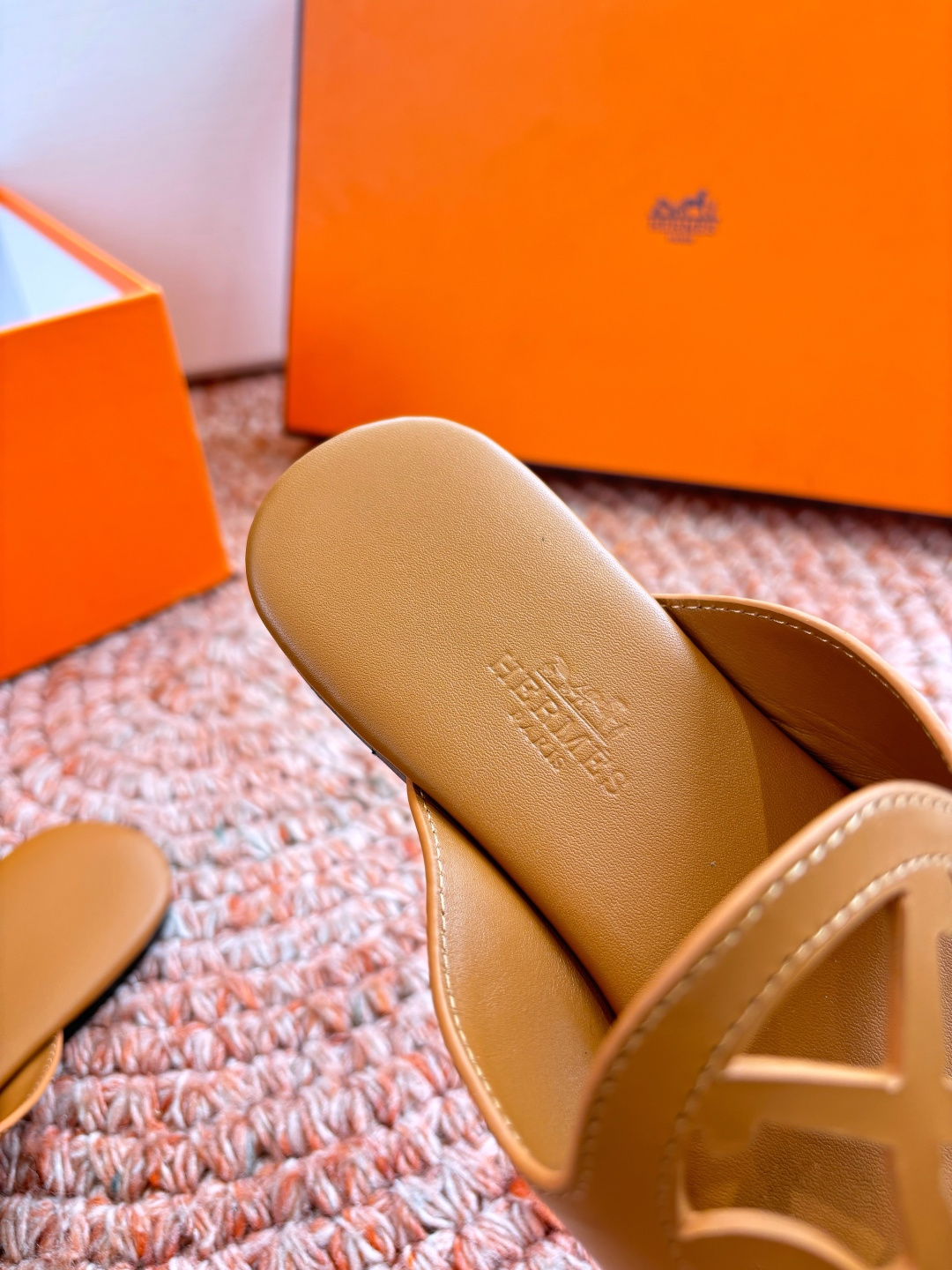 🌾G203高端品质H家 2026春夏新款 HERMES爱马仕H猪鼻子拖鞋一字平底真皮外穿凉鞋女扣平底金属