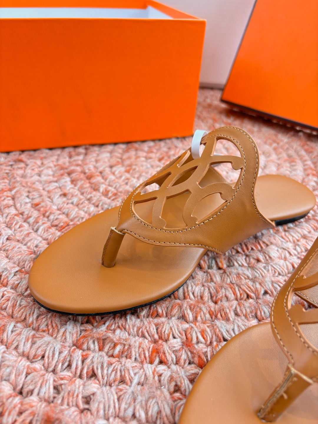 🌾G203高端品质H家 2026春夏新款 HERMES爱马仕H猪鼻子拖鞋一字平底真皮外穿凉鞋女扣平底金属