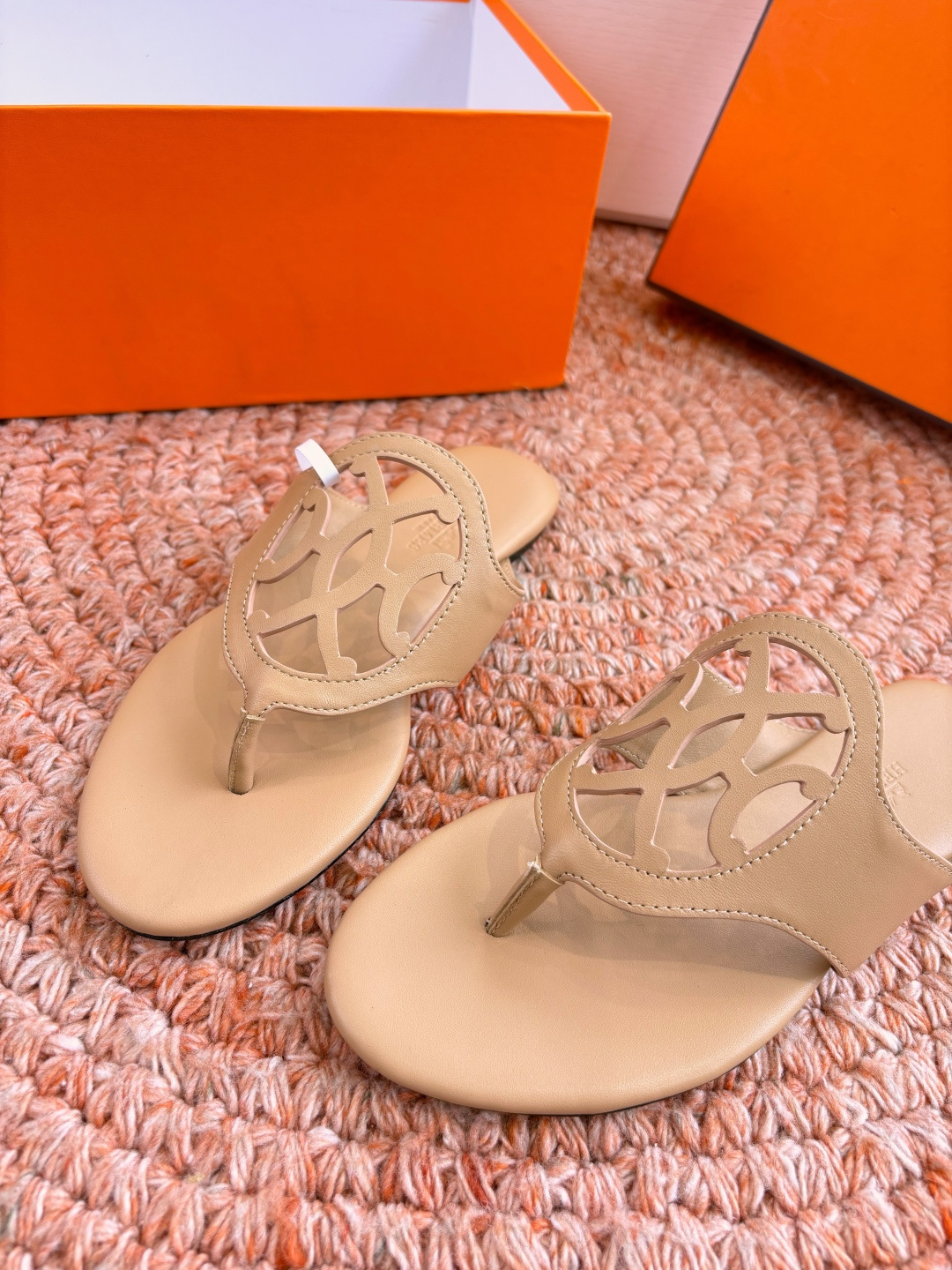 🌾G203高端品质H家 2026春夏新款 HERMES爱马仕H猪鼻子拖鞋一字平底真皮外穿凉鞋女扣平底金属