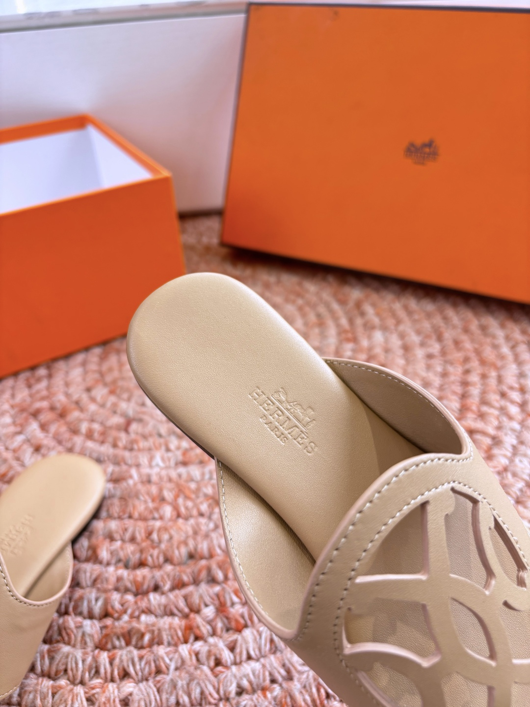 🌾G203高端品质H家 2026春夏新款 HERMES爱马仕H猪鼻子拖鞋一字平底真皮外穿凉鞋女扣平底金属