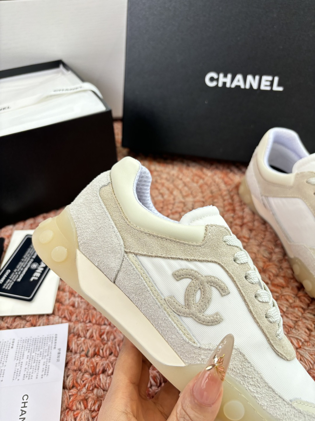 P🌾G266😀CHANEL/香奈儿2026新款小香风麂皮圆头布面运动鞋时尚增高鞋休闲鞋德训鞋面料：磨砂牛