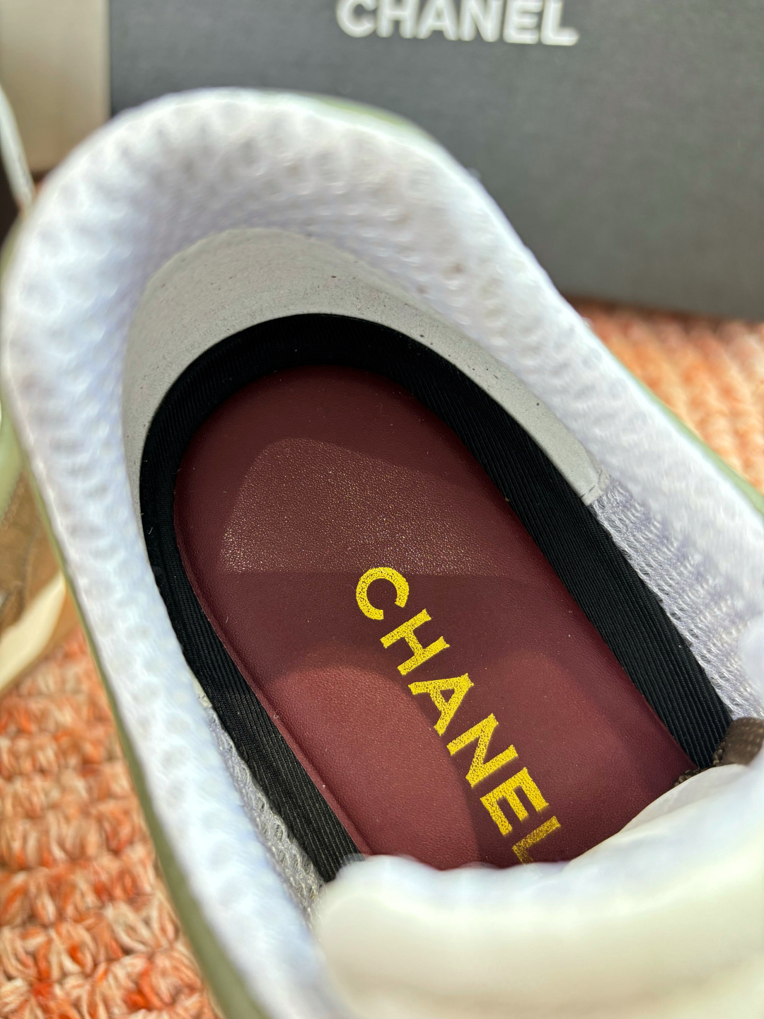 P🌾G266😀CHANEL/香奈儿2026新款小香风麂皮圆头布面运动鞋时尚增高鞋休闲鞋德训鞋面料：磨砂牛