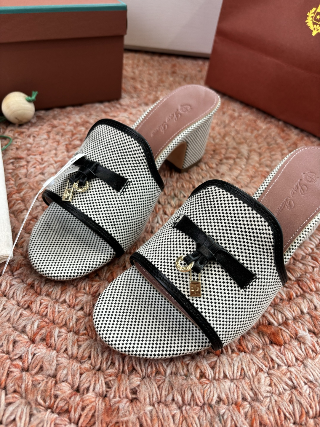 🌾G131😁Loro piana代购级拖鞋lp这款亚麻帆布拖鞋搭配饰有Loro Piana My Cha