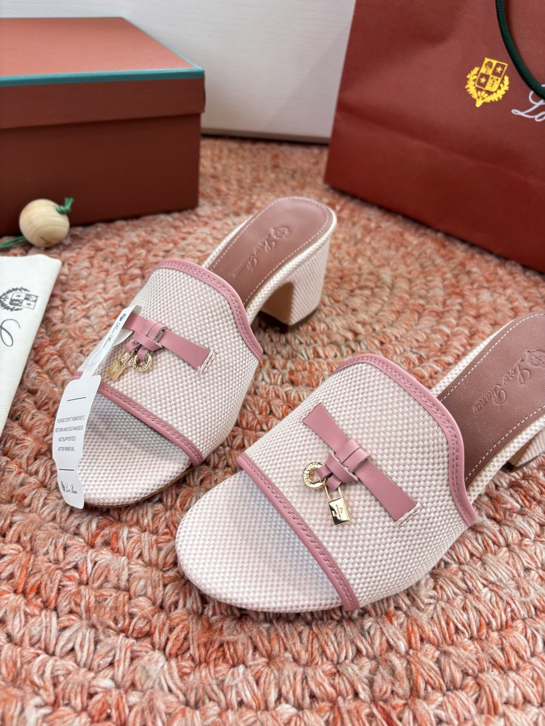 🌾G131😁Loro piana代购级拖鞋lp这款亚麻帆布拖鞋搭配饰有Loro Piana My Cha