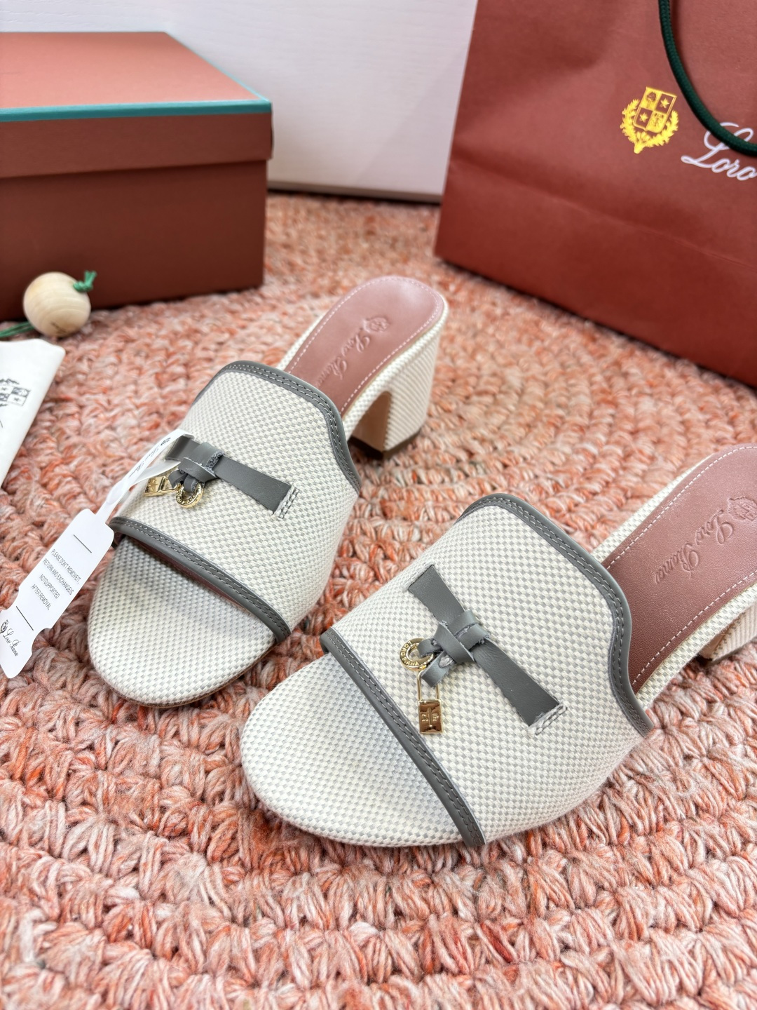 🌾G131😁Loro piana代购级拖鞋lp这款亚麻帆布拖鞋搭配饰有Loro Piana My Cha