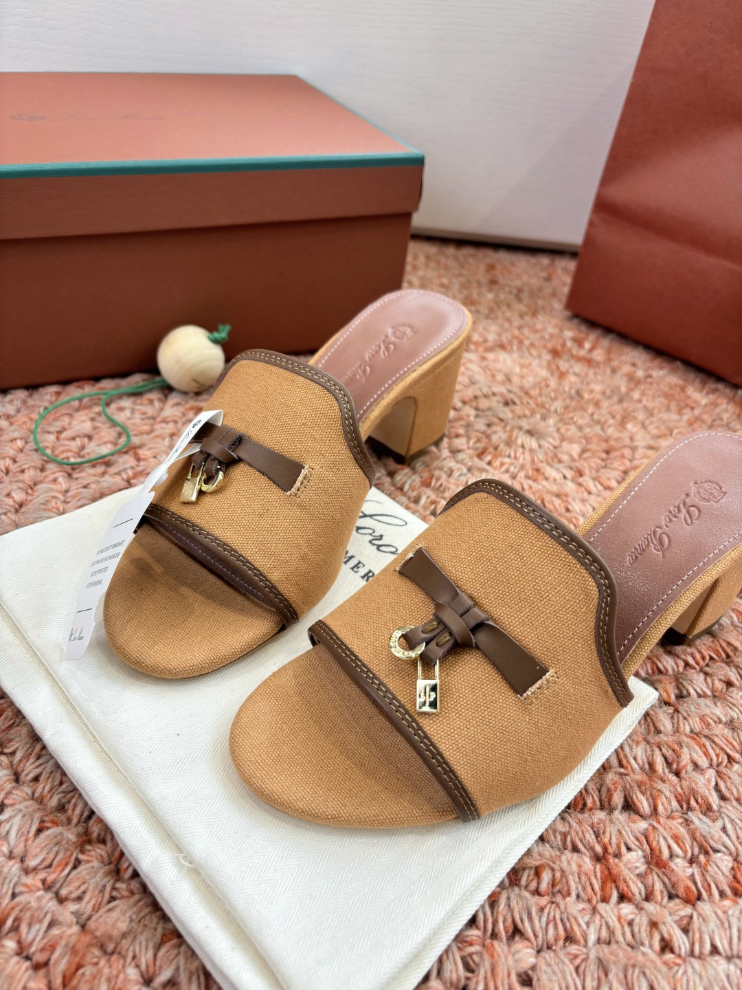 🌾G131😁Loro piana代购级拖鞋lp这款亚麻帆布拖鞋搭配饰有Loro Piana My Cha