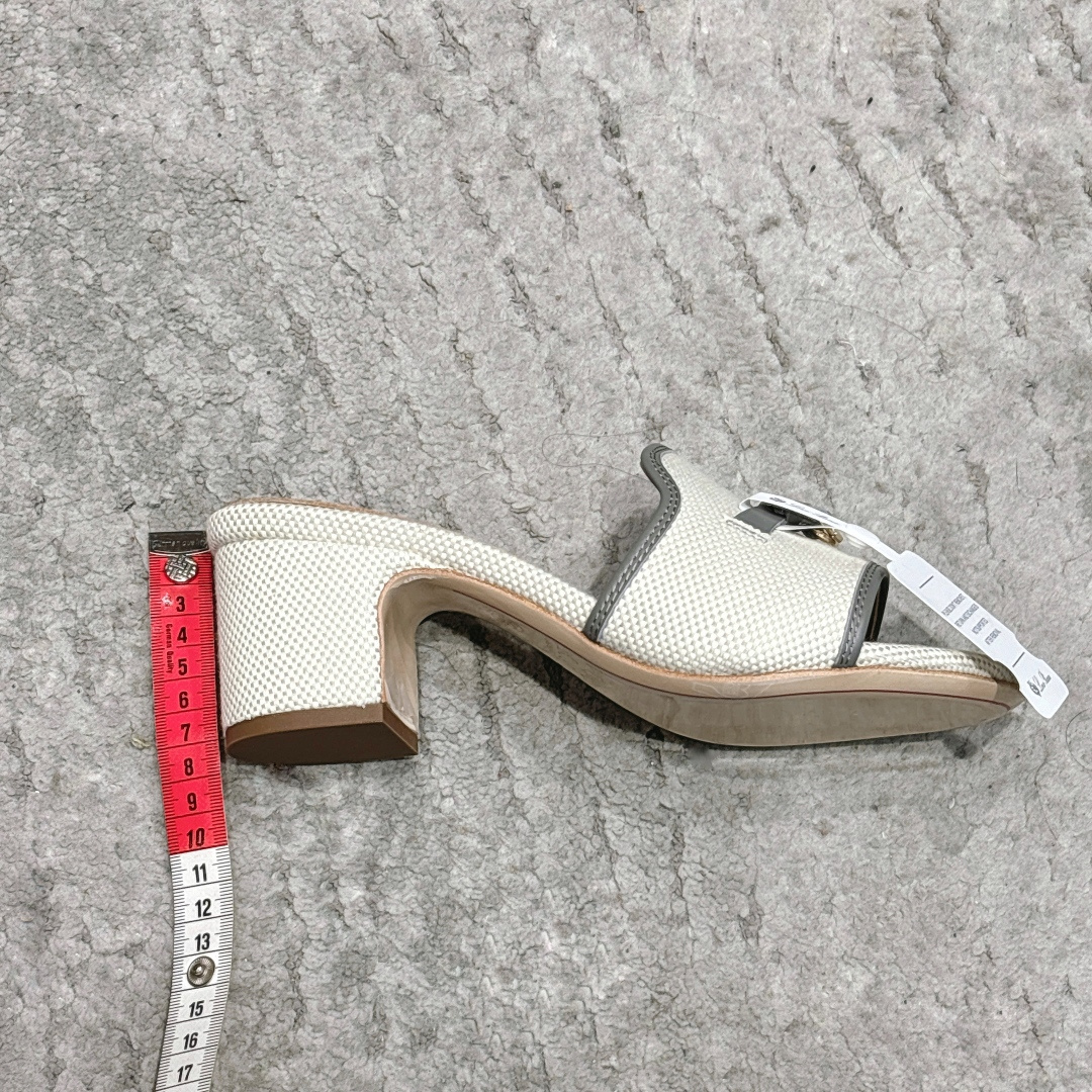 🌾G131😁Loro piana代购级拖鞋lp这款亚麻帆布拖鞋搭配饰有Loro Piana My Cha