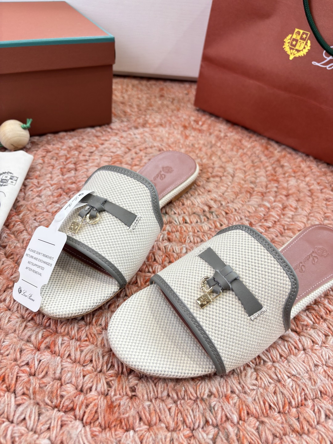 🌾G131😁Loro piana代购级拖鞋lp这款亚麻帆布拖鞋搭配饰有Loro Piana My Cha