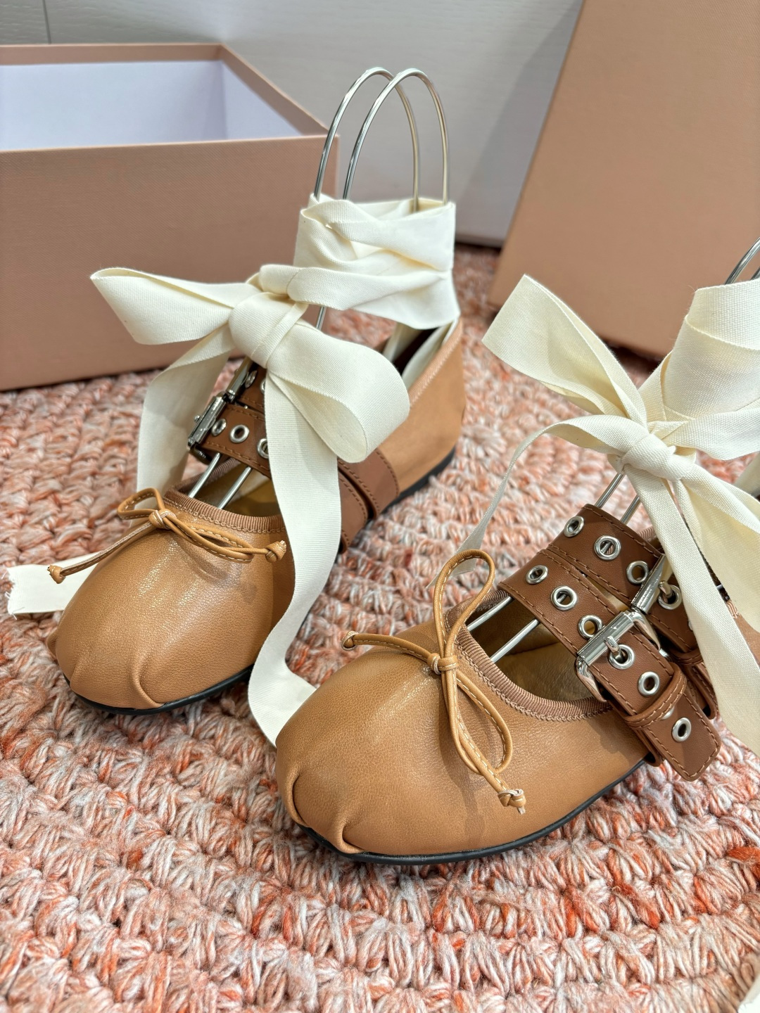 🌾G027代购级Miu Miu 缪缪玛丽珍单鞋女士蝴蝶结装饰缎面芭蕾舞独家高版 Miu Miu新款平底芭